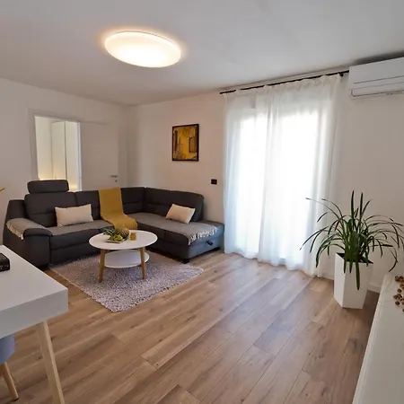 Apartament Malemi