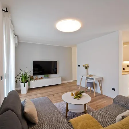 Malemi Apartament *