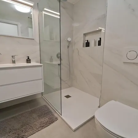 Malemi Apartament *